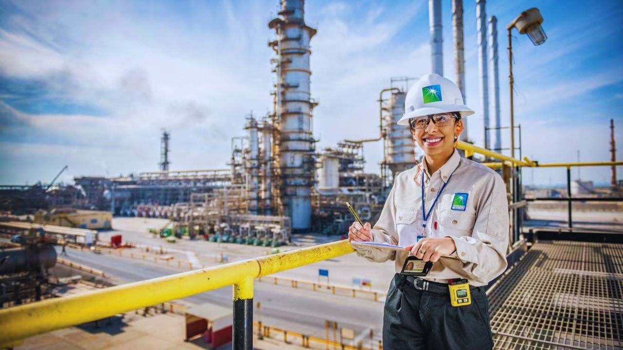 Explorando las trayectorias profesionales en ingeniería y el ámbito corporativo en Aramco: Oportunidades, cultura y crecimiento