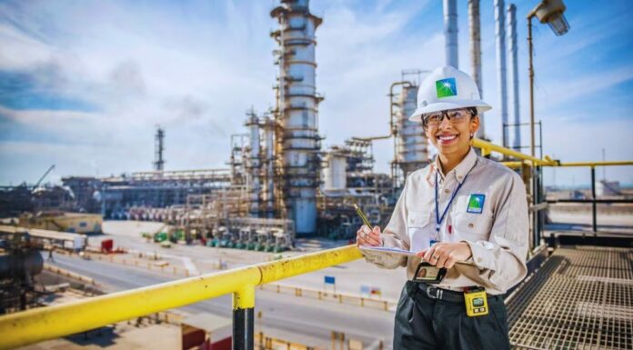 Explorando las trayectorias profesionales en ingeniería y el ámbito corporativo en Aramco: Oportunidades, cultura y crecimiento